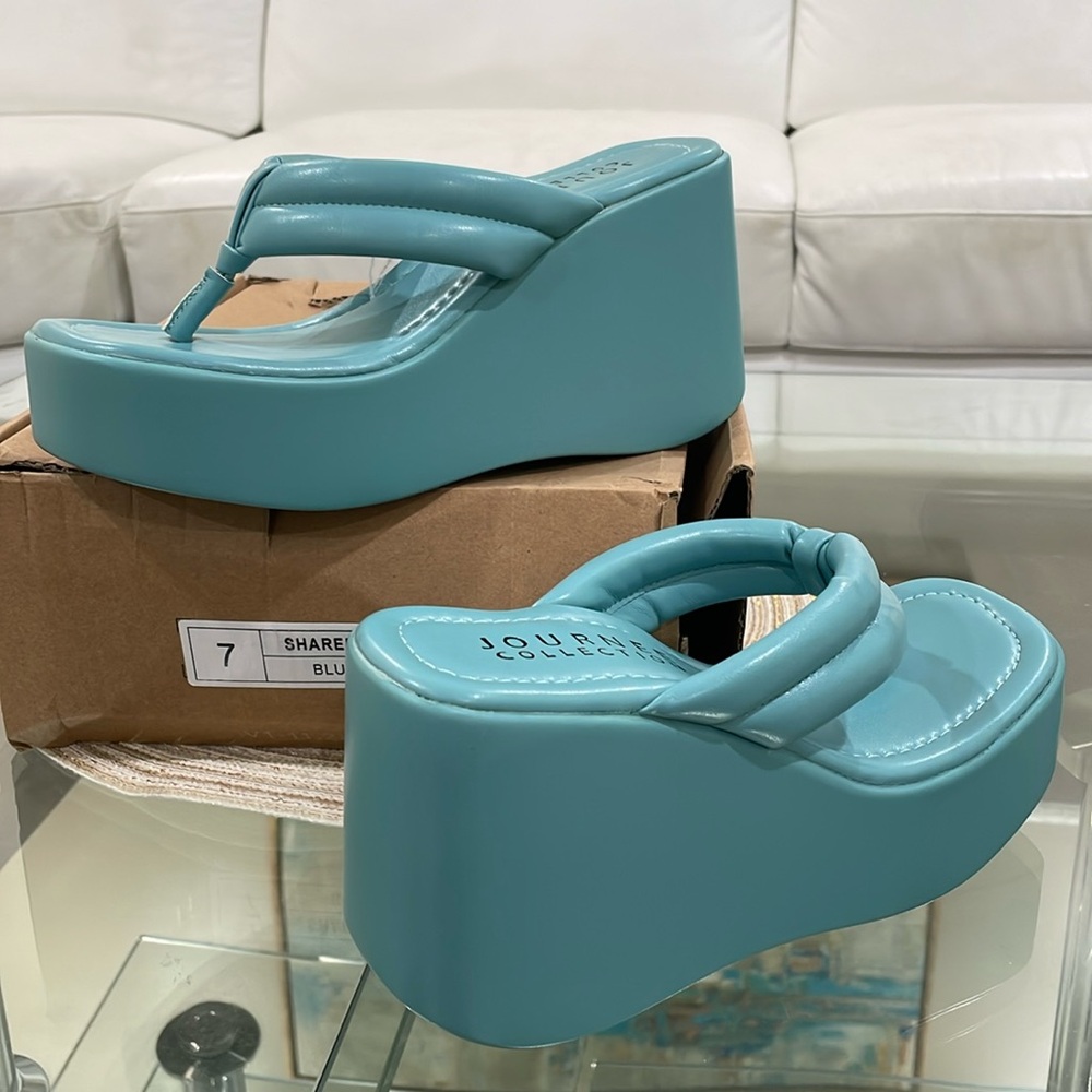 NIB TEAL light turquoise blue platform flatforms robins egg FLIP FLOP sandals 7